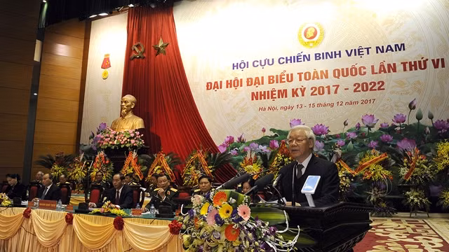 阮富仲总书记在会上发表讲话。（武维灵 摄）