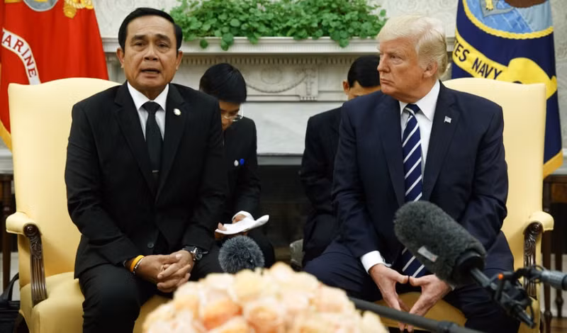 美国总统特朗普与泰国总理巴育·占奥差。（图片来源：AP）