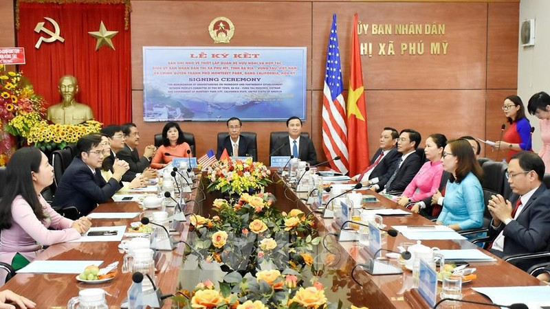 签署仪式现场。（图片来源：越通社）