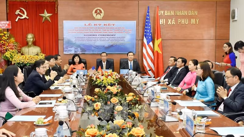 签署仪式现场。（图片来源：越通社）