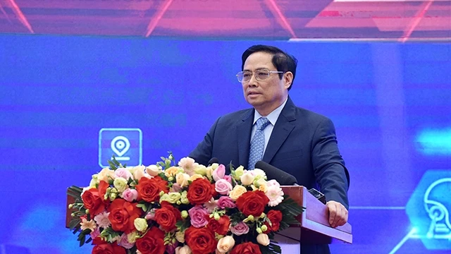 范明正总理在全体会议上发表重要讲话。（陈海 摄）