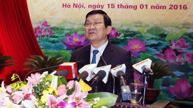 越南国家主席、中央司法改革指导委员会主任张晋创出席并发表主旨演讲。