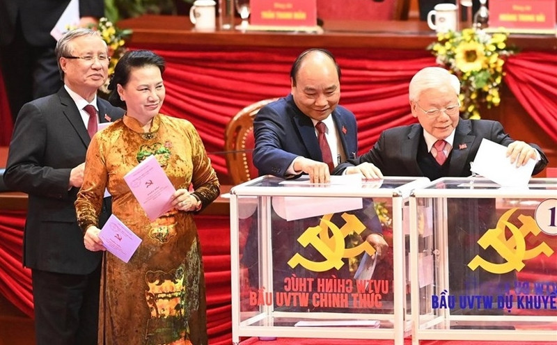 与会代表投票选举新一届中央委员会。（图片来源：劳动报网）