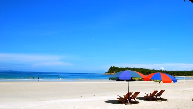 广宁省明珠岛沙滩。