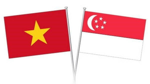 附图。