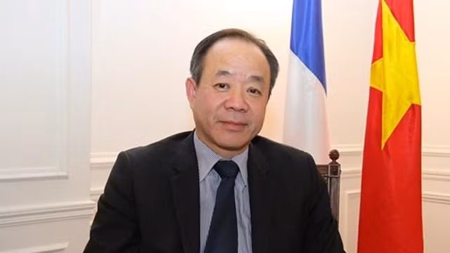 阮涉大使。