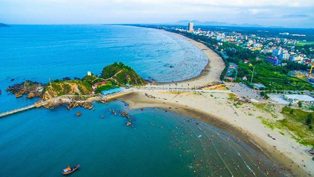 义安省炉门海滩。
