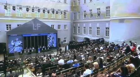 第五届圣彼得堡国际法律论坛现场。（图片来源：越通社）