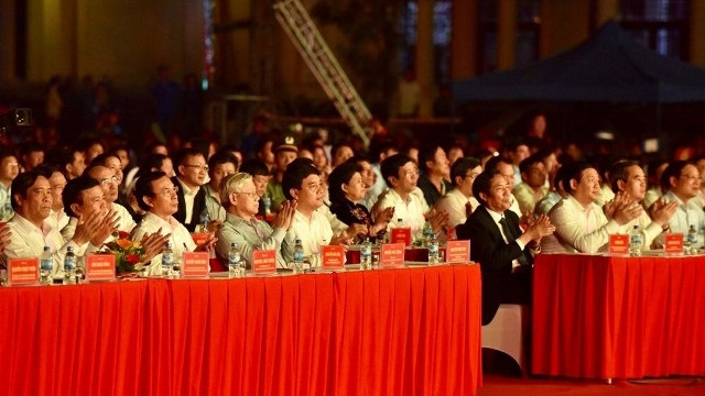 出席“桩盆传奇” 艺术交流会的各位代表。
