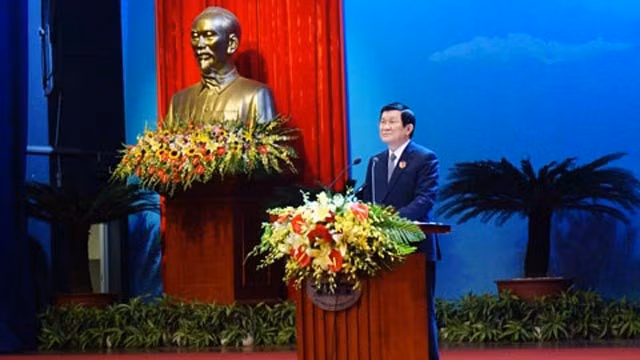 越南国家主席张晋创日前在“河内—空中奠边府”大捷40周年纪念典礼上致辞。