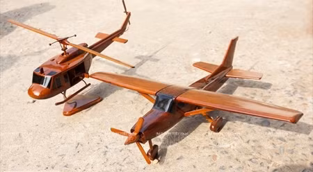 废木工艺品之一。（图片来源：越南画报）