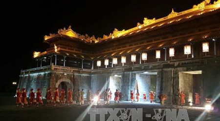 顺化古都“大内之夜”夜间开门接待游客。(图片来源:越通社)