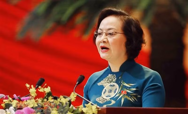 内务部长范氏青茶。