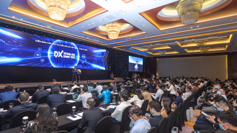 论坛场景。（图片来源：越通社）