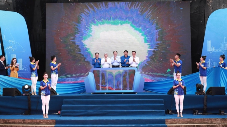 2022年夏季青年志愿者行动出征仪式在清化省举行。