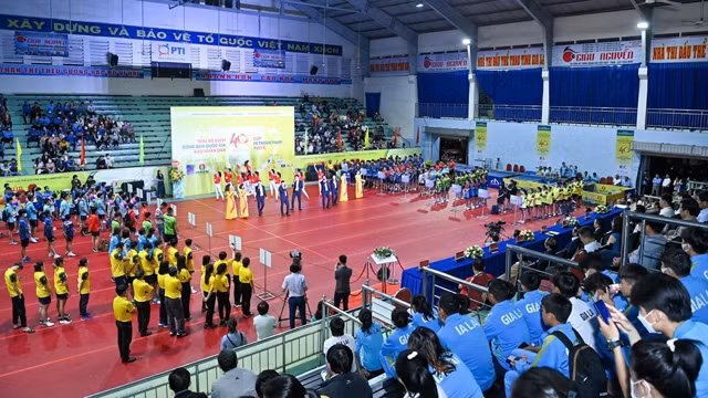 本次赛事吸引来自16支省市、行业、企业队伍的170名运动员参赛。