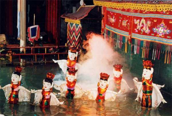 水上木偶戏（图）