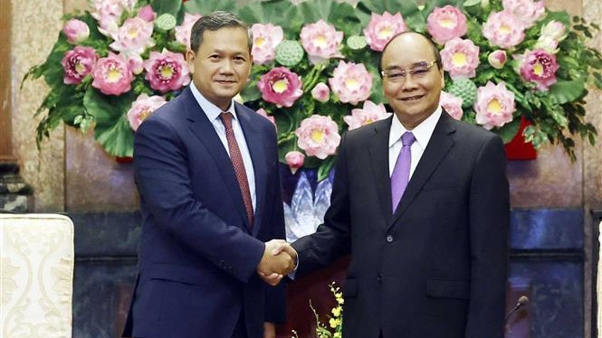阮春福主席会见柬埔寨王家军副总司令兼陆军司令洪马内。（图片来源：越通社）