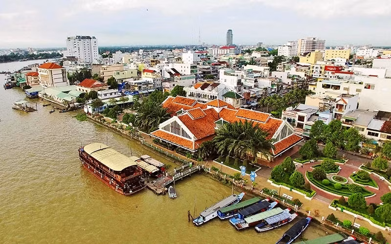 宁桥码头—芹苴市著名旅游景点之一。