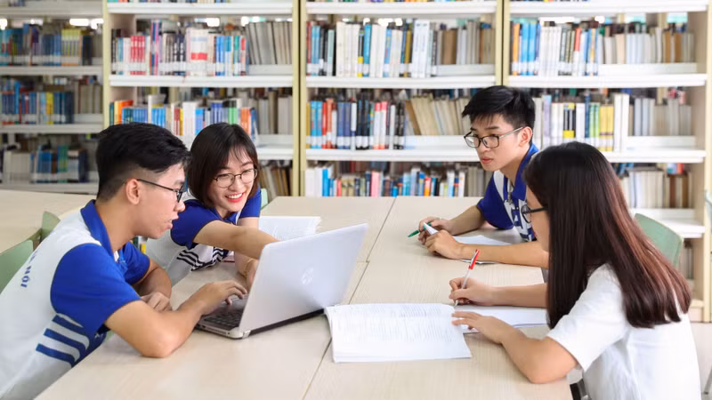河内国家大学学生。