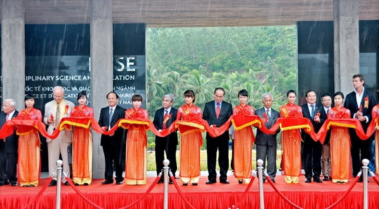 剪彩仪式。 (Photo: 图片来源：平定省报网)
