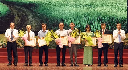 颁奖仪式。（维玲 摄）