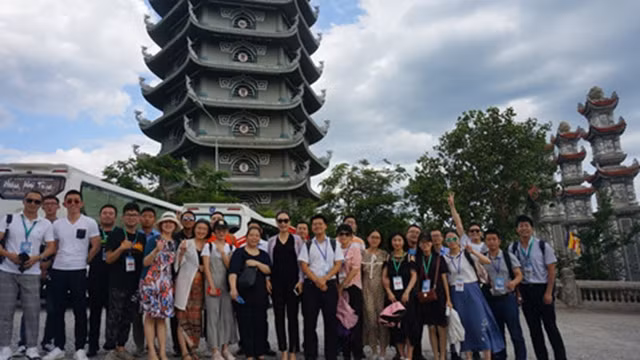 中国代表团参观岘港景点之一。（图片来源：青年报）