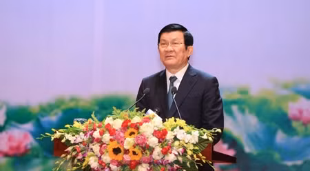 张晋创主席在会上发表重要讲话。（图片来源：越通社）