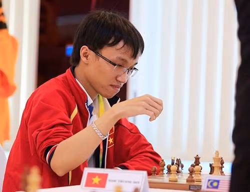 越南棋手阮玉长山在比赛中。（图片来源：越南快讯报网）