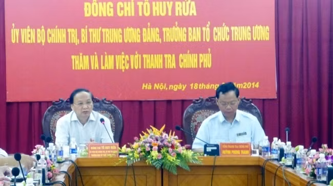 苏辉若同志与越南政府总监察长黄峰筝共同主持会议。