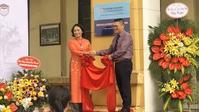 剑桥国际会员学校VN283挂牌仪式。