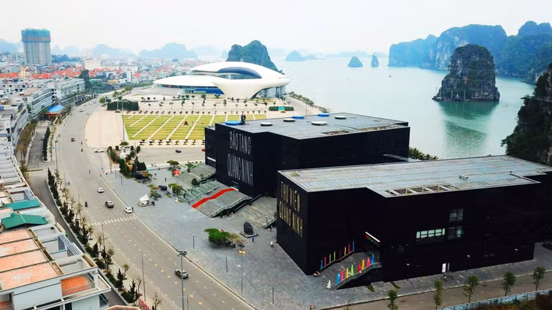 广宁博物馆-图书馆-10•30广场建筑群。