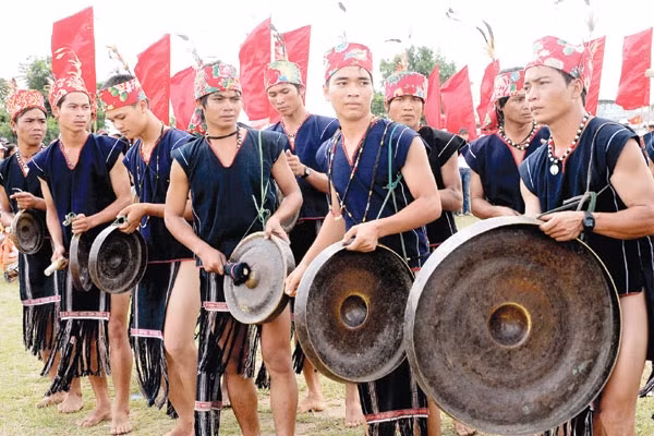 附图：多农省致力于保护和发扬已被公认为世界非物质文化遗产的“锣钲音乐”价值。