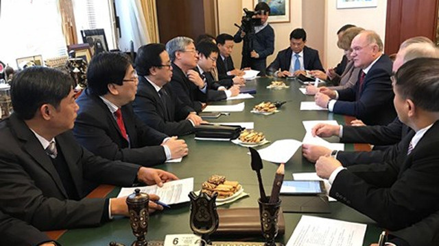 陈国旺同志同俄共中央主席举行会谈。（图片来源：VOV）