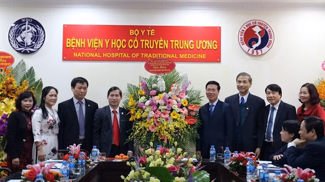 武文赏同志向中央传统医学医院医师队伍致以节日祝贺。