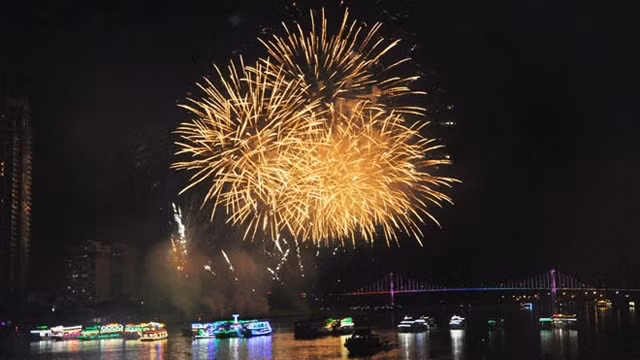 焰火秀之一。（图片来源：岘港报网）