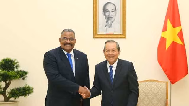 张和平副总理会见古巴最高人民法院院长鲁文•雷米西奥•费罗一行。（图片来源：VGP）