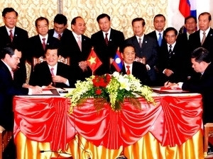 越老钾盐开发和加工工程投资建设项目钾盐开发和加工工程投资建设项目签订仪式在老挝举行。 (Photo: 图片来源：越通社)