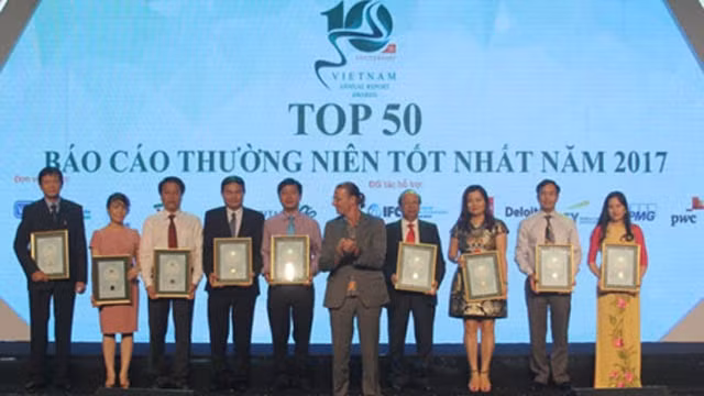 获奖的企业代表。（图片来源：VOV）