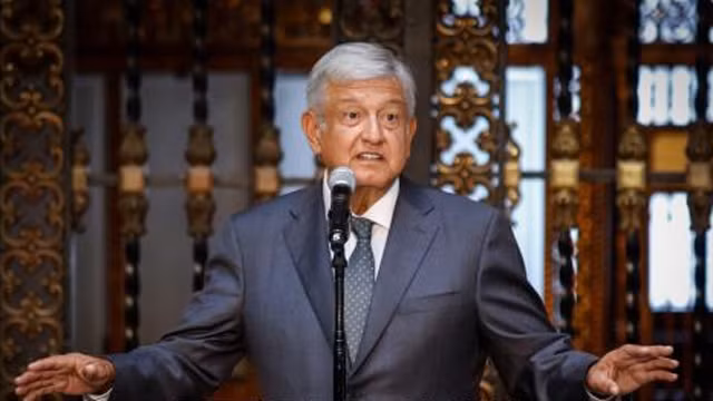 新当选的墨西哥总统安德烈斯•曼努埃尔•洛佩斯•奥夫拉多。