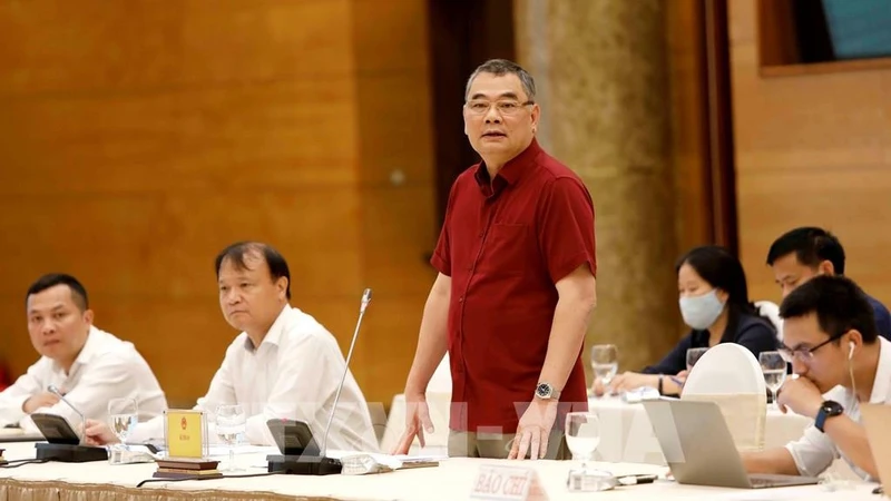苏恩苏中将解答媒体记者关于德国、西班牙和捷克驻越大使馆通知暂停向越南新版护照持有人签发签证的提问。