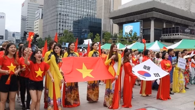 2019年韩国越南文化节吸引成千上万人前来参加。