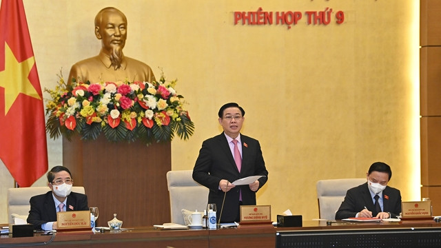 国会主席王廷惠在会上讲话。（维灵 摄）