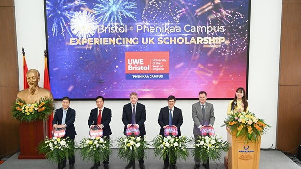 体验英国奖学金基金亮相仪式。
