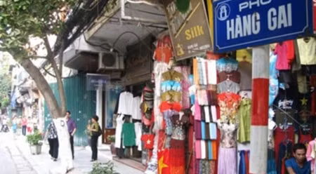 河内市麻行街是购物的理想之地之一。