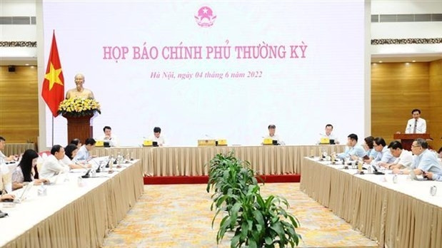 5月份政府例行记者会场景。（图片来源：越通社）