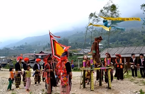 老街省瑶族“度戒”仪式。 (Photo: 图片来源：越南报网)