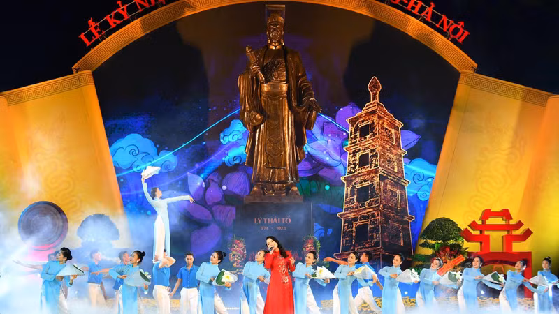 升龙—河内1010周年纪念仪式上的文艺表演节目之一。（图片来源：人民报网）