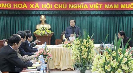 河内市委书记范光毅同怀德县领导举行工作会议。（图片来源：首都年轻人报）