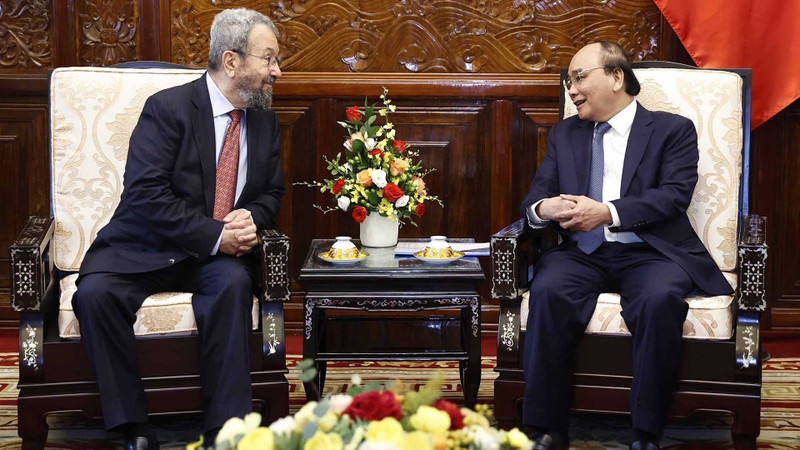 越南国家主席阮春福会见以色列前总理巴拉克。（图片来源：越通社）